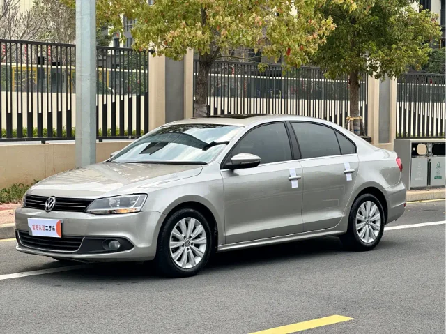 Volkswagen Sagitar Facelift 1.6L Auto Comfort Type