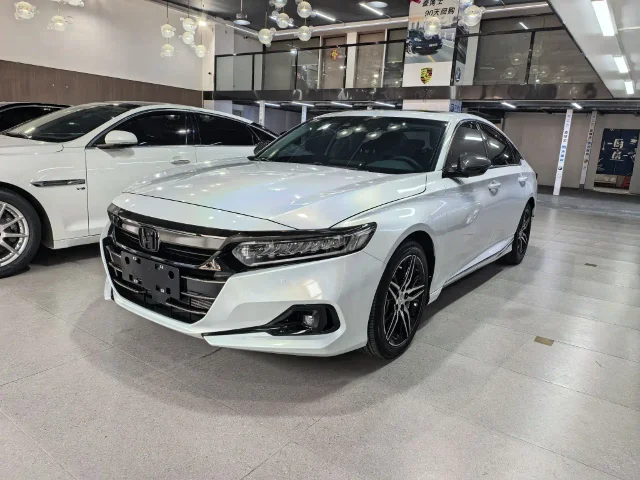 Honda Accord 260TURBO Night Vision · Premium Edition