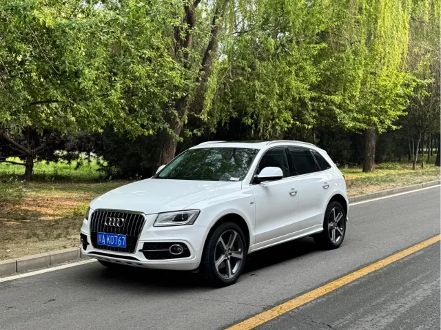 Audi Q5 (Import) 45 TFSI quattro Sport Type