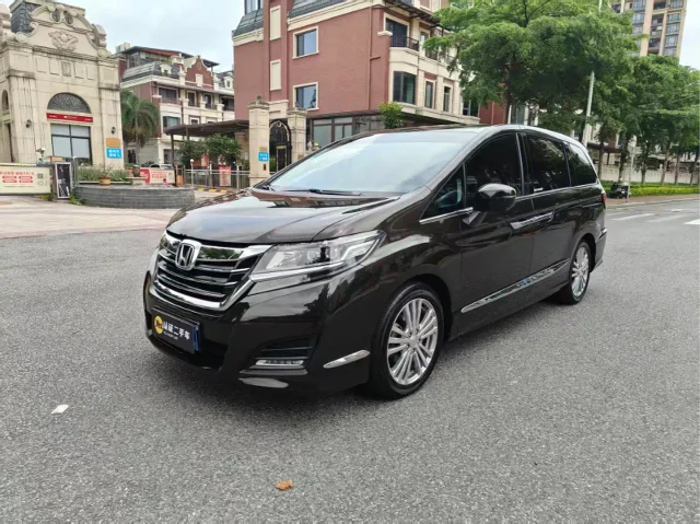 Honda Elysion 2.4L Elegant Edition