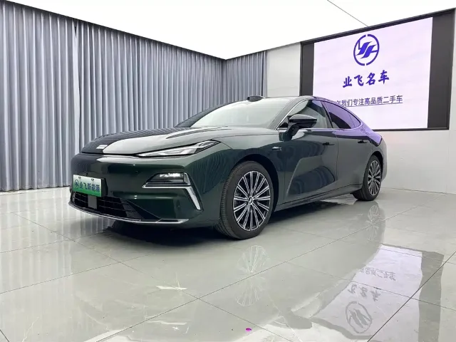 Geely Galaxy Xingyao 8 130km EM-P Star Ship Edition