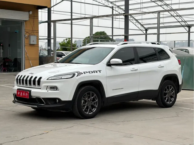 Jeep Cherokee 2.0L 2WD Safety Upgrade Edition