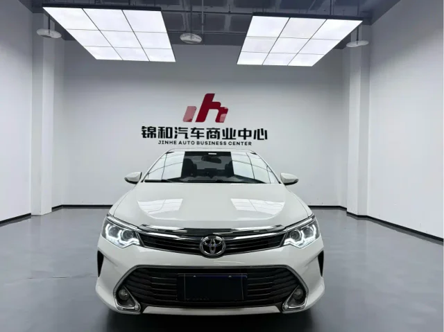 Toyota Camry 2.0G Leading Edition
