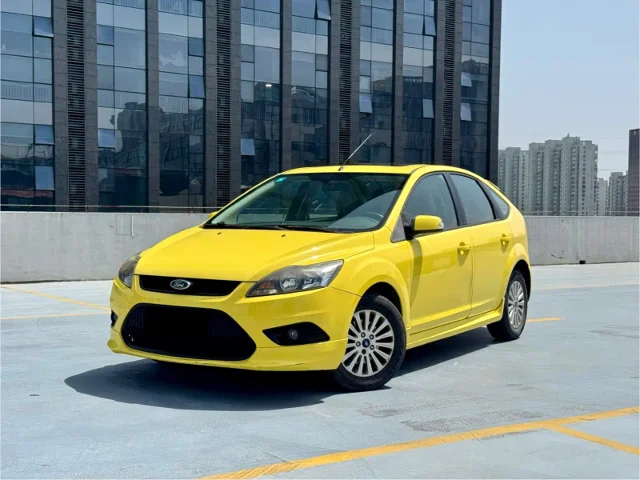 Ford Focus Hatchback Classic 1.8L Auto Fashion Type
