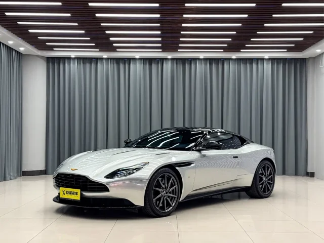 Aston Martin DB11 5.2T Debut Edition