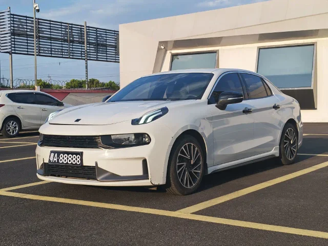 Lynk & Co 03 1.5TD DCT Dynamic Plus