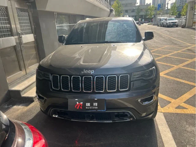 Jeep Grand Cherokee (Import) 3.0L Elite Navigation Edition