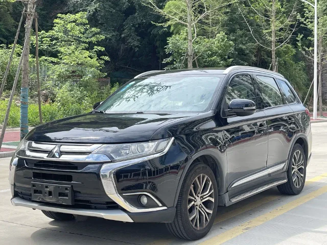 Mitsubishi Outlander 2.0L 2WD Premium Joy Edition 7 seats