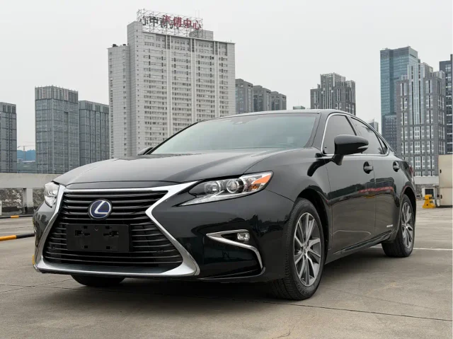 Lexus ES 300h Comfort Edition