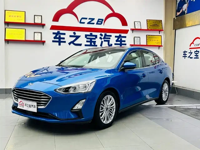 Ford Focus Sedan EcoBoost 180 Auto Edge Shine Type