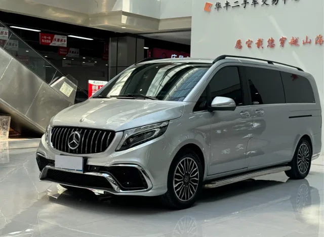 Mercedes-Benz V-Class V 260 L Premium Extended Edition China VI