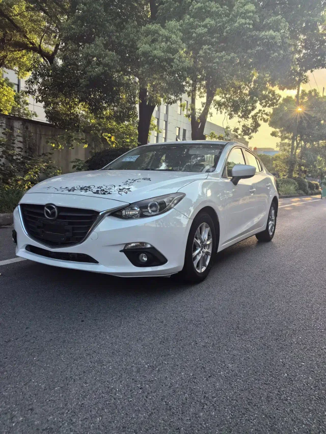 Mazda 3 Axela Sedan 1.5L Auto Luxury Type