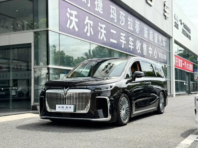 Voyah Dreamer PHEV 4WD Flagship Kunpeng Edition