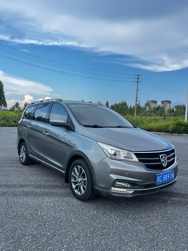 Baojun 730 1.5T CVT Flagship Type 7 seats China V