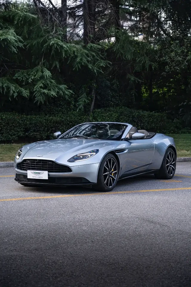 Aston Martin DB11 4.0T V8 Volante