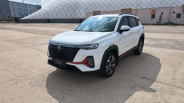 Changan CS35PLUS Blue Whale NE 1.4T DCT Luxury Type
