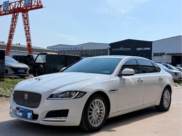 Jaguar XFL XFL 2.0T 200PS Luxury Edition