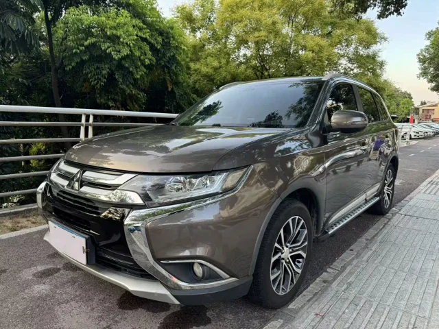 Mitsubishi Outlander 2.4L 4WD Elite Edition 5 seats