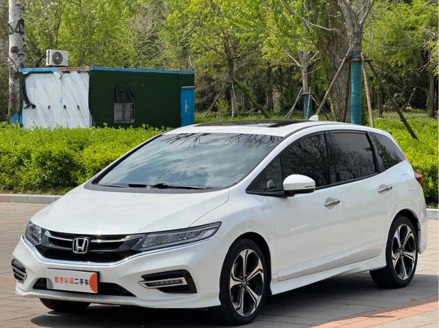 Honda Jade 210TURBO CVT Luxury Edition 5 seats