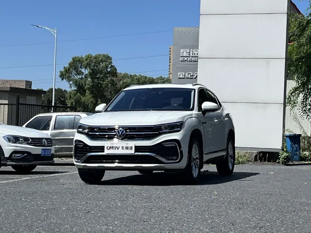 Volkswagen Tayron X 330TSI 2WD Premium Connected Edition