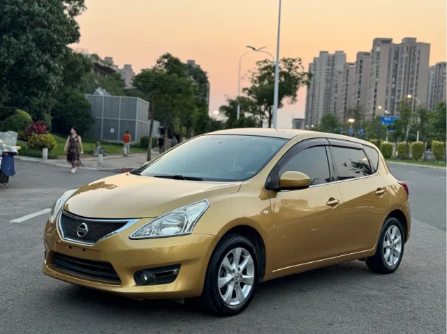 Nissan Tiida 1.6L CVT Cool Coffee Edition