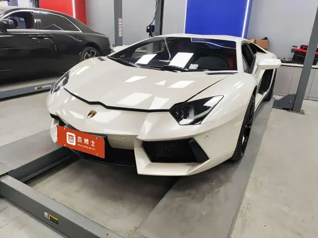 Lamborghini Aventador LP 700-4