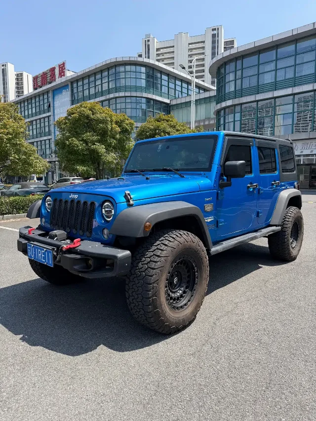 Jeep Wrangler 3.0L Sahara 4-door Edition