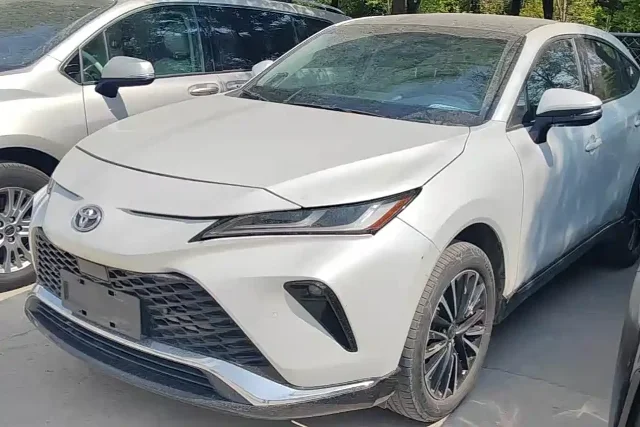 Toyota Venza 2.0L CVT 2WD Premium Edition