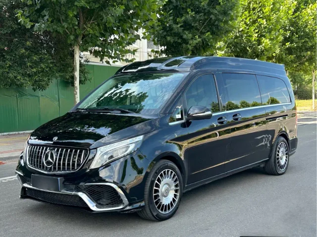 Mercedes-Benz V-Class V 260 L Premium Extended Edition China VI