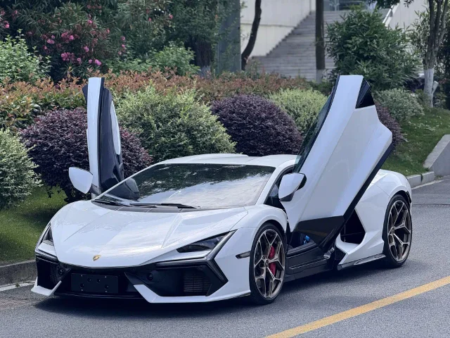 Lamborghini Revuelto 6.5L PHEV Standard Edition