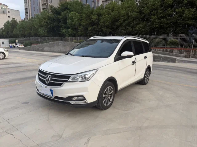 Baojun 730 1.5L Manual Fashion Type 7 seats China VI