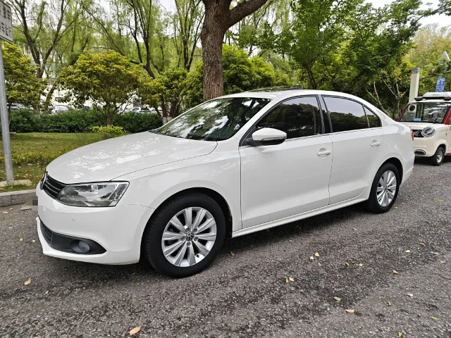 Volkswagen Sagitar Facelift 1.4TSI Auto Luxury Type