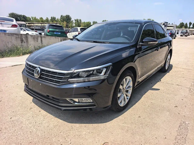 Volkswagen Passat 330TSI DSG Royal Premium Edition