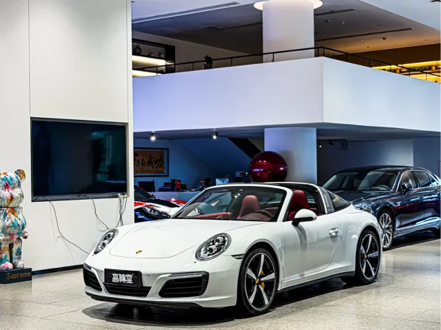 Porsche 911 Targa 4 3.0T