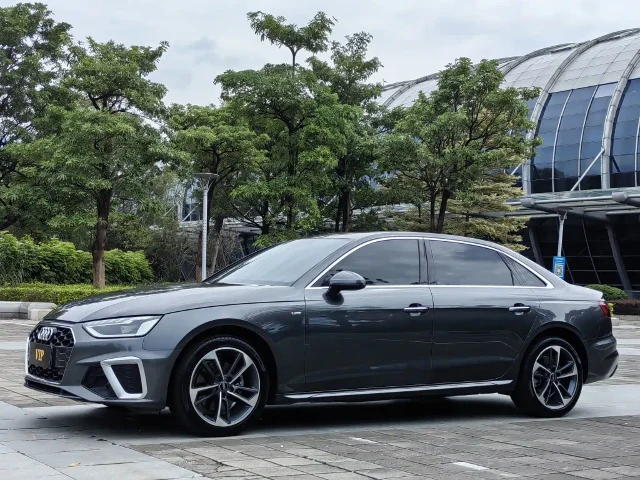 Audi A4L 40 TFSI Fashion Dynamic Type