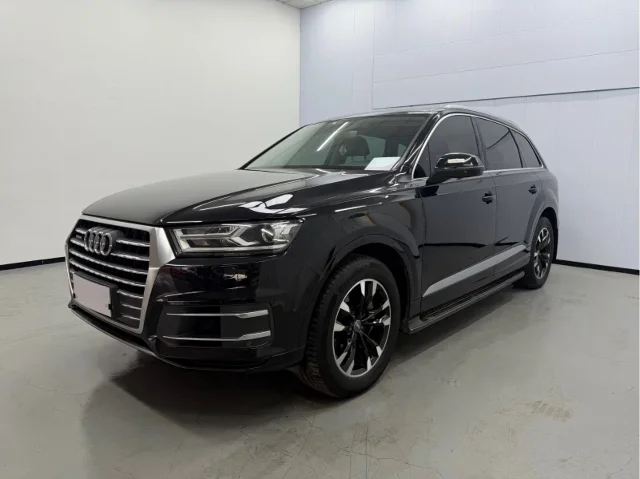 Audi Q7 45 TFSI Tech Type