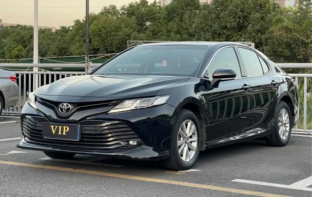 Toyota Camry 2.0GVP Leading Edition