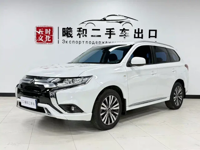 Mitsubishi Outlander Facelift 2.0L 2WD Smooth Travel Edition 5 seats