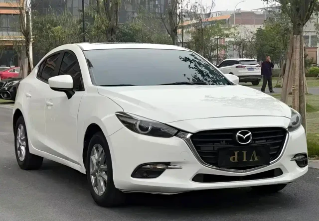Mazda 3 Axela Sedan 1.5L Auto Luxury Type China V