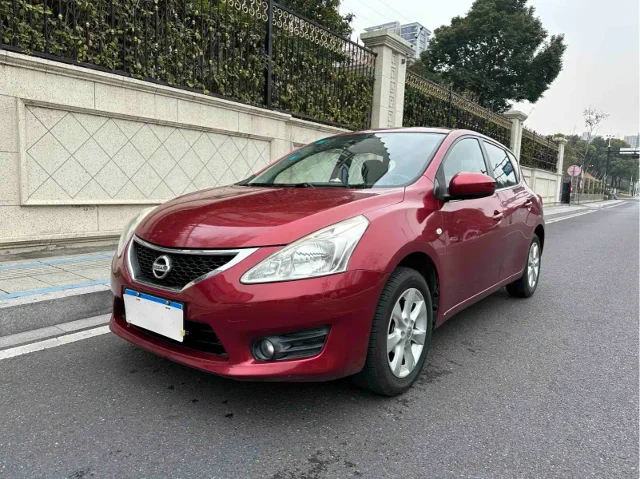 Nissan Tiida 1.6L CVT Smart Type