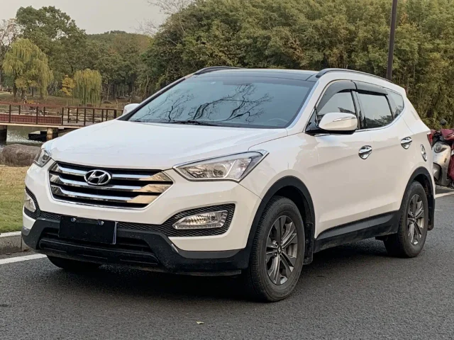 Hyundai Santa Fe 2.4L Auto 2WD Smart Type 5 seats