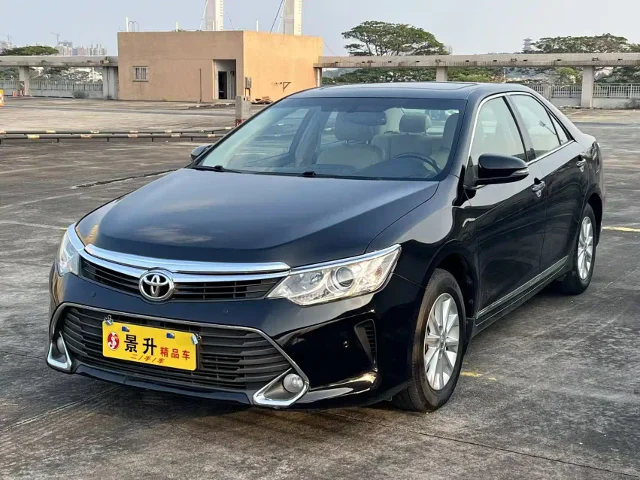 Toyota Camry 2.0G Leading Edition