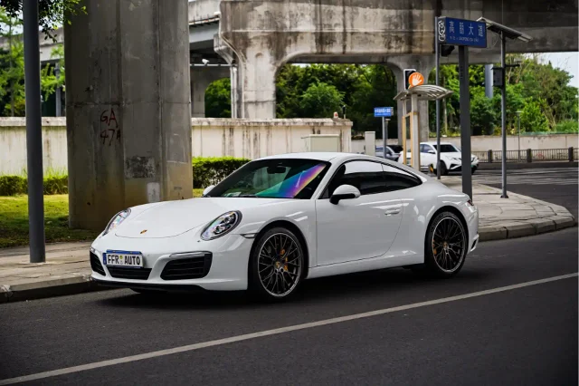 Porsche 911 Carrera 3.0T