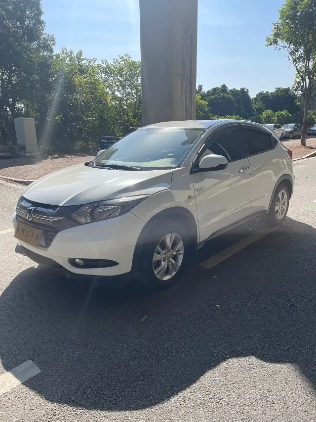 Honda Vezel 1.5L CVT 2WD Comfort Type