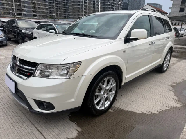 Dodge Journey 2.4L 2WD Premium Fashion Edition