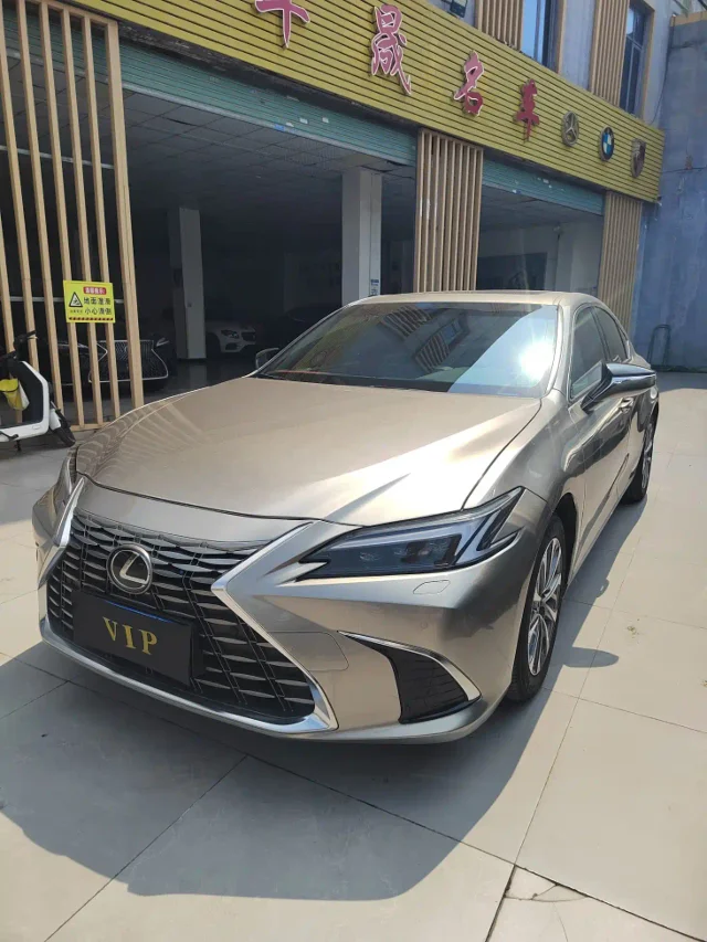 Lexus ES 300h Premium Enjoy Edition