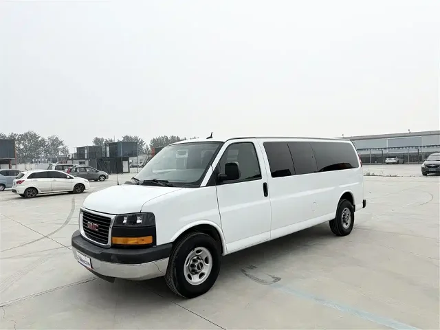 GMC Savana 6.0L Leader Class Classic Edition