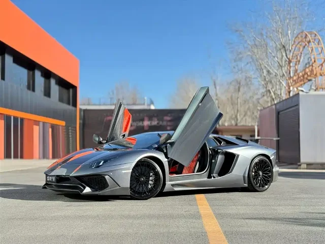 Lamborghini Aventador LP 700-4
