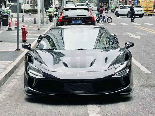 Ferrari F8 Tributo 3.9T V8