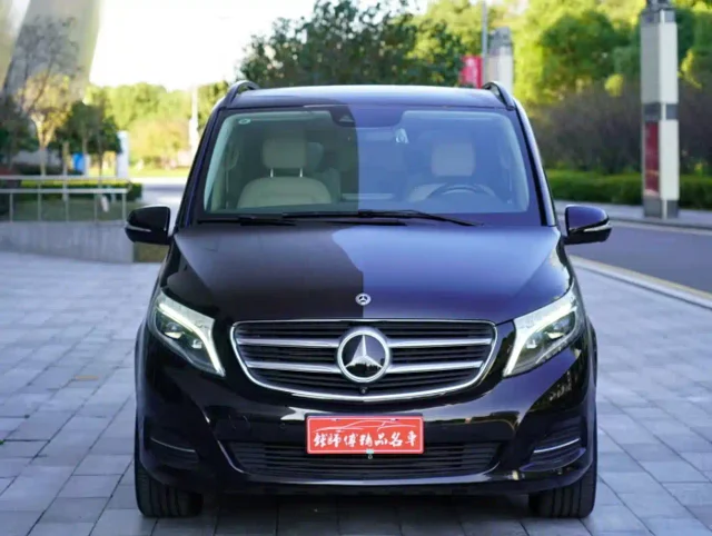 Mercedes-Benz V-Class V 260 L Premium Extended Edition